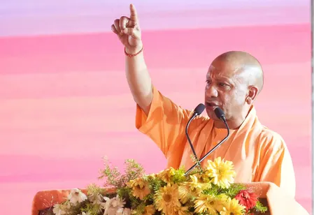 गौतमबुद्ध नगर पहुंचे सीएम योगी, दो परियोजनाओं की देंगे सौगात