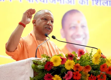 बाराबंकी सड़क हादसे पर सीएम योगी ने जताया दुख, 5 लाख रुपए की आर्थिक मदद का ऐलान
