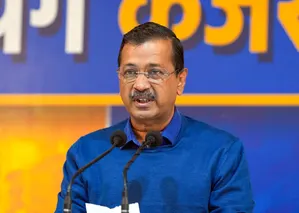 दिल्ली के स्कूलों में बम की धमकी : केजरीवाल और आतिशी ने कानून-व्यवस्था पर उठाए सवाल