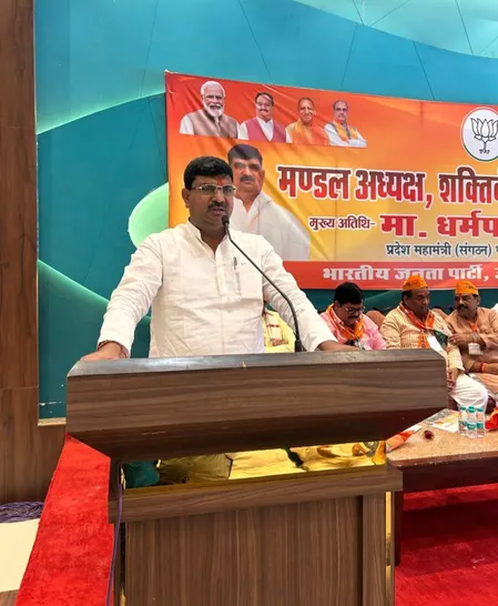 कार्यकर्ता ही बूथ का स्तम्भ, सजगता में ही सफलता: धर्मपाल सिंह