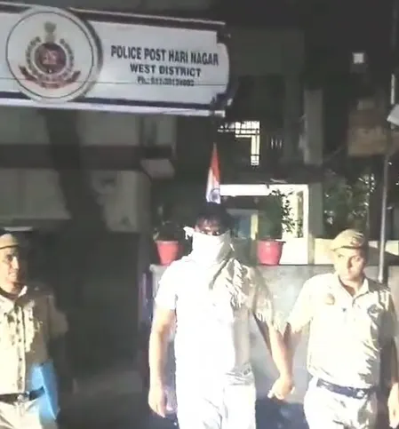 दिल्ली पुलिस ने एटीएम धोखाधड़ी के आरोपी को गिरफ्तार किया, 90,000 रुपए बरामद