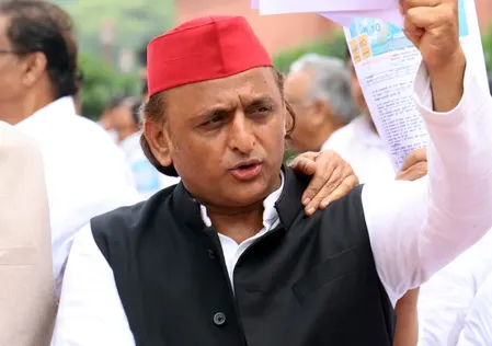 सरकार सुविधाएं देने के बजाए कर रही वसूली, मेरी गाड़ी का आठ लाख रुपए का चालान कटा : अखिलेश यादव