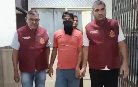 दिल्ली पुलिस ने डेबिट कार्ड स्वैपिंग के फरार अपराधी को दबोचा, 21 मामलों में था शामिल
