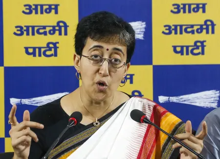 बाढ़ पीड़ित परिवारों को तत्काल मुआवजा देने की मांग, नेता प्रतिपक्ष आतिशी ने सीएम रेखा गुप्ता से की अपील