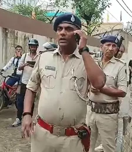 बिहार में उप शिक्षा निदेशक के ठिकानों पर रेड, 3.75 करोड़ रुपए की अवैध संपत्ति का आरोप