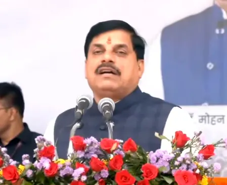 दुर्घटना का शिकार होने से बचने के लिए हेलमेट पहने : मोहन यादव