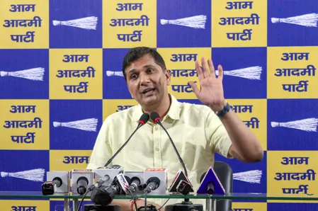नई दिल्ली रेलवे स्टेशन पर सफाई व्यवस्था बढ़िया, अच्छे काम की तारीफ होनी चाहिए: सौरभ भारद्वाज