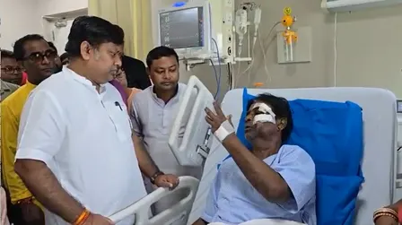 केंद्रीय मंत्री सुकांता मजूमदार ने अस्पताल में खगेन मुर्मू और शंकर घोष से मुलाकात की, टीएमसी पर लगाए आरोप