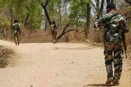 छत्तीसगढ़ के बीजापुर में आईईडी ब्लास्ट में कोबरा कमांडो घायल