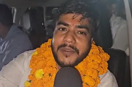 बिहार चुनावः सिंबल मिलने के बाद उम्मीदवारों ने जनता से मांगा आशीर्वाद, किया जीत का दावा