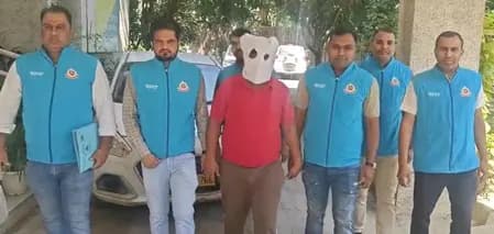 दिल्ली: एक शराब तस्कर गिरफ्तार, 2000 क्वार्टर शराब और कार जब्त