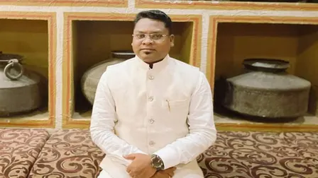 झारखंड घाटशिला उपचुनाव: झामुमो और भाजपा प्रत्याशी शुक्रवार को करेंगे नामांकन