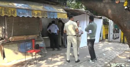 दिल्ली के जंतर-मंतर पर शख्स ने खुद को गोली मारकर आत्महत्या की