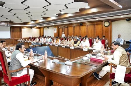 मध्य प्रदेश में महिलाओं को हर महीने मिलेंगे 1500 रुपए, सरकार ने बढ़ाई 'लाड़ली बहना योजना' की राशि