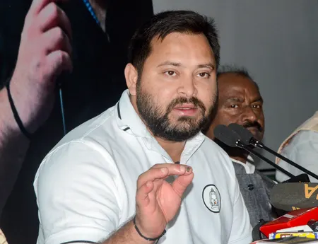 बिहार में अपराधी बेलगाम, सरकार में कोई जिम्मेदारी लेने को तैयार नहीं: तेजस्वी यादव
