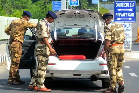 दिल्ली विस्फोट: लाल रंग की संदिग्ध गाड़ी की तलाश में जुटी दिल्ली पुलिस