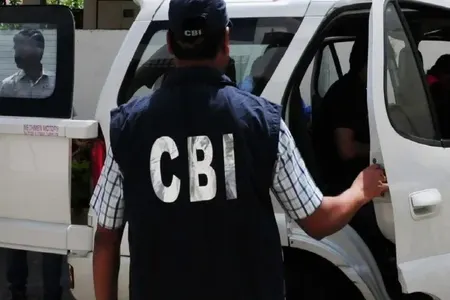 सीबीआई की कार्रवाई : आईटीडीसी के वरिष्ठ व सहायक प्रबंधक 40 हजार रिश्वत लेते रंगे हाथ गिरफ्तार