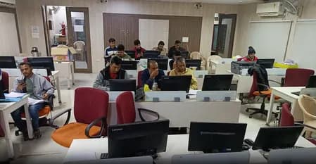 मध्य प्रदेश में एसआईआर प्रक्रिया का काम तेज, रातभर काम कर रहे अधिकारी