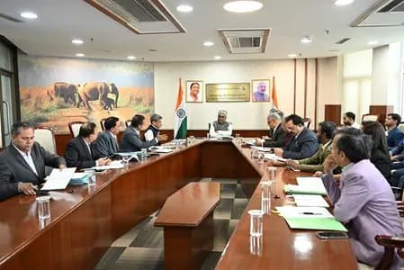 केंद्रीय पर्यावरण मंत्री ने दिल्ली-एनसीआर के लिए 'ग्रीनिंग स्ट्रेटेजी' पर उच्च स्तरीय समीक्षा बैठक की