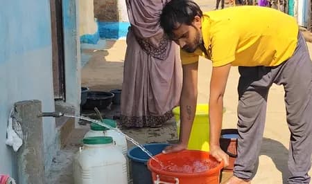 मध्य प्रदेश: डिंडोरी जिले के बोंदर गांव में नल से मिलने लगा जल, ग्रामीण खुश