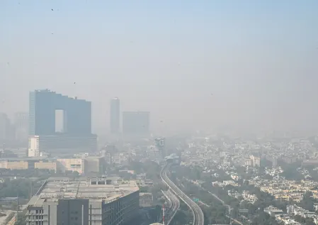 एनसीआर में प्रदूषण से आंशिक राहत, हवा अब भी ‘बेहद खराब’ श्रेणी में