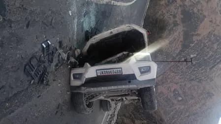 चमोली: औली से लौट रहे छात्रों की स्कॉर्पियो अनियंत्रित होकर पलटी, सभी सुरक्षित
