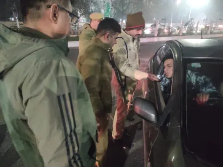 गौतमबुद्धनगर : नववर्ष के जश्न में सुरक्षा के कड़े इंतजाम, पुलिस का सघन चेकिंग अभियान, ड्रोन और सीसीटीवी से होगी निगरानी