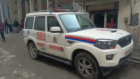 ग्रेटर नोएडा : संदिग्ध हालात में युवक की मौत, कमरे के अंदर मिला शव, पुलिस जांच में जुटी
