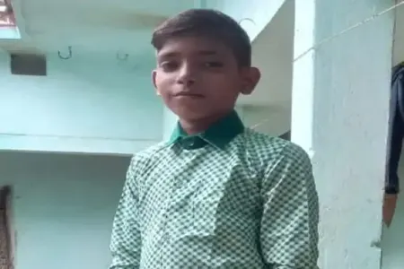 झारखंड के कोडरमा में लापता किशोर का शव झाड़ियों में मिला, आक्रोशित ग्रामीणों ने किया सड़क जाम