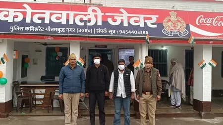 ग्रेटर नोएडा: सगाई के दौरान गली में वाहन खड़े करने को लेकर विवाद, कई में तोड़फोड़, दो आरोपी गिरफ्तार