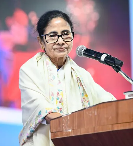 अंतरिम बजट: बंगाल सरकार ने 'लक्ष्मी भंडार' योजना के तहत भुगतान में 500 रुपए और डीए में 4 परसेंट की बढ़ोतरी की