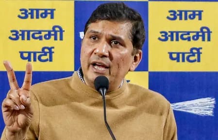 पीड़ितों पर दोष डालकर जिम्मेदारी से बच रही सरकार: सौरभ भारद्वाज