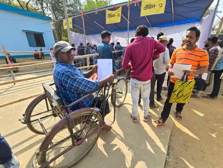 पश्चिम बंगाल की ड्राफ्ट मतदाता सूची में बांग्लादेश की महिला वोटर का मिला नाम