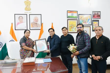 सीएम रेखा गुप्ता को 50वें मातृश्री अवॉर्ड से किया गया सम्मानित
