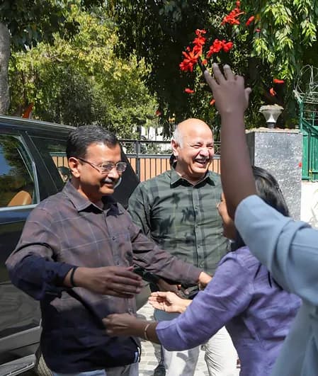 दिल्ली आबकारी नीति मामला : दिल्ली हाईकोर्ट ने जारी किया केजरीवाल-मनीष सिसोदिया को नोटिस