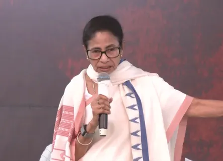 ममता बनर्जी ने भाजपा को दी चुनौती, बंगाल को छूकर दिखाओ