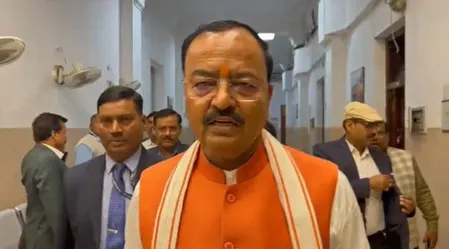 इमरजेंसी लैंडिंग के बाद अब दूसरे हेलीकॉप्टर से कौशांबी जाएंगे डिप्टी सीएम केशव प्रसाद मौर्य, लखनऊ एयरपोर्ट से रवाना