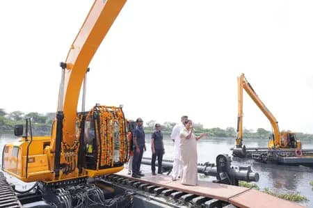 दिल्ली में ड्रेनों की सफाई के लिए आधुनिक मशीनों का इस्तेमाल शुरू, जलभराव से मिलेगी राहत