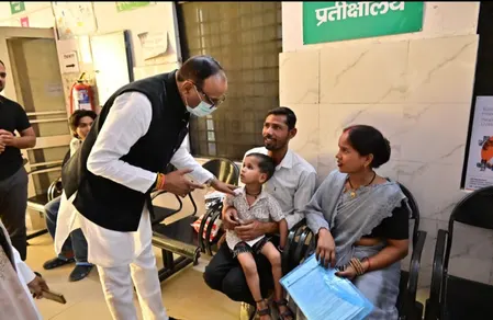 लखनऊ: राजधानी के चिनहट सीएचसी में गंदगी पर भड़के डिप्टी सीएम ब्रजेश पाठक