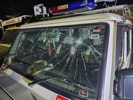 बिहार: पुलिस और ग्रामीणों के बीच हिंसक झड़प, गोली लगने से एक ग्रामीण की मौत, थानाध्यक्ष समेत कई पुलिसकर्मी घायल