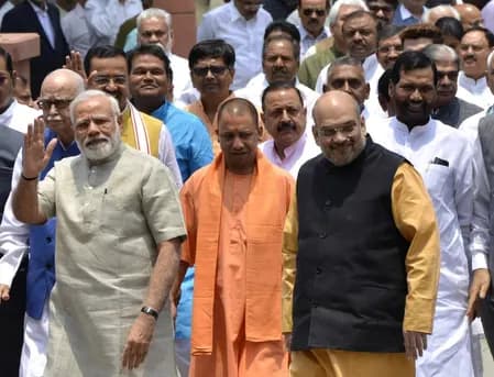 पश्चिम बंगाल चुनाव: पीएम मोदी के 14 तो अमित शाह के 8 कार्यक्रम, लिस्ट में सीएम योगी का भी नाम