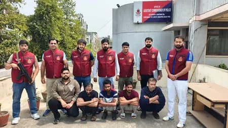हथियार तस्करी के अंतरराष्ट्रीय गिरोह पर दिल्ली पुलिस का शिकंजा, 10 तस्कर गिरफ्तार