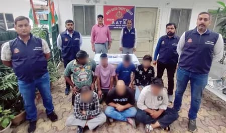दिल्ली पुलिस ने रेलवे लाइन के पास से अवैध जुआ रैकेट का किया भंडाफोड़, सात गिरफ्तार