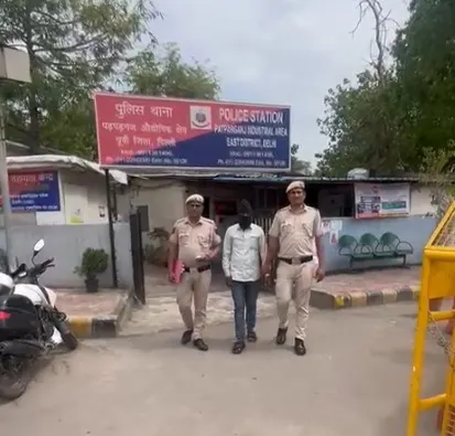 दिल्ली पुलिस ने वारदात की फिराक में घूम रहे बदमाश को किया गिरफ्तार, चाकू बरामद