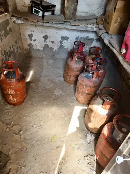 दिल्ली पुलिस ने बवाना में एलपीजी सिलेंडर की जमाखोरी और कालाबाजारी के रैकेट का किया भंडाफोड़