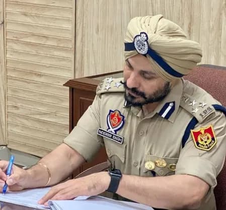 ड्रग्स व भ्रष्टाचार केस में आईपीएस इंदरबीर सिंह पर कसा शिकंजा, पंजाब सरकार ने दी मुकदमा चलाने की मंजूरी