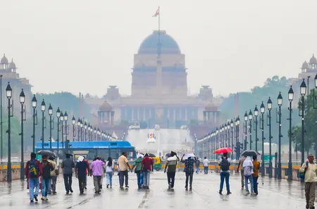 बारिश और तेज हवाओं का असर, एनसीआर की हवा हुई साफ AQI ग्रीन जोन में