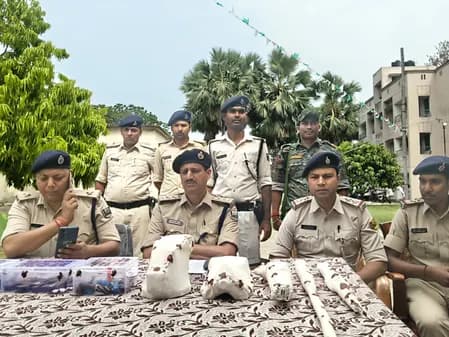 बिहार : बांका में अवैध हथियार फैक्ट्री का भंडाफोड़, पिस्टल व उपकरणों के साथ एक गिरफ्तार