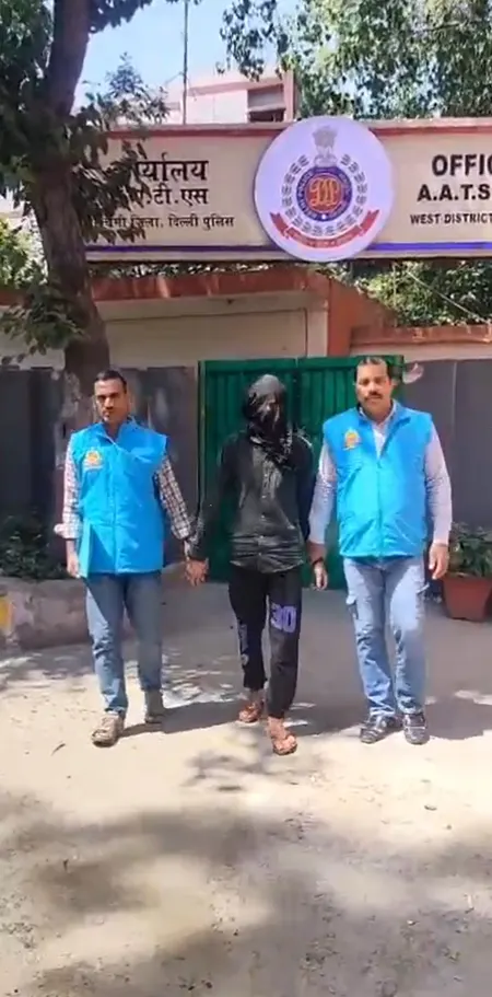 दिल्ली पुलिस का अपराधियों के खिलाफ अभियान, तीन अलग-अलग ऑपरेशन चलाकर की गिरफ्तारी