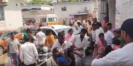 बिहार के नवादा में स्कूल वैन पलटने से एक बच्चे की मौत, 12 छात्र घायल